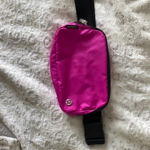 NWOT HIGHLIGHTER PURPLE BELT BAG